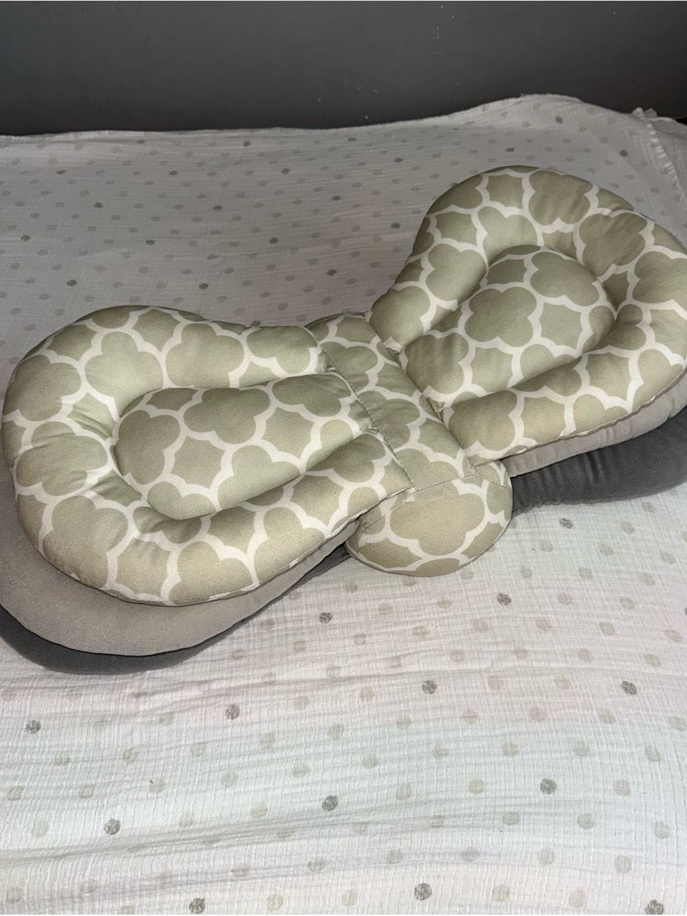 Infantino Patterned Baby Support Lounger breastfeeding pillow butterfly